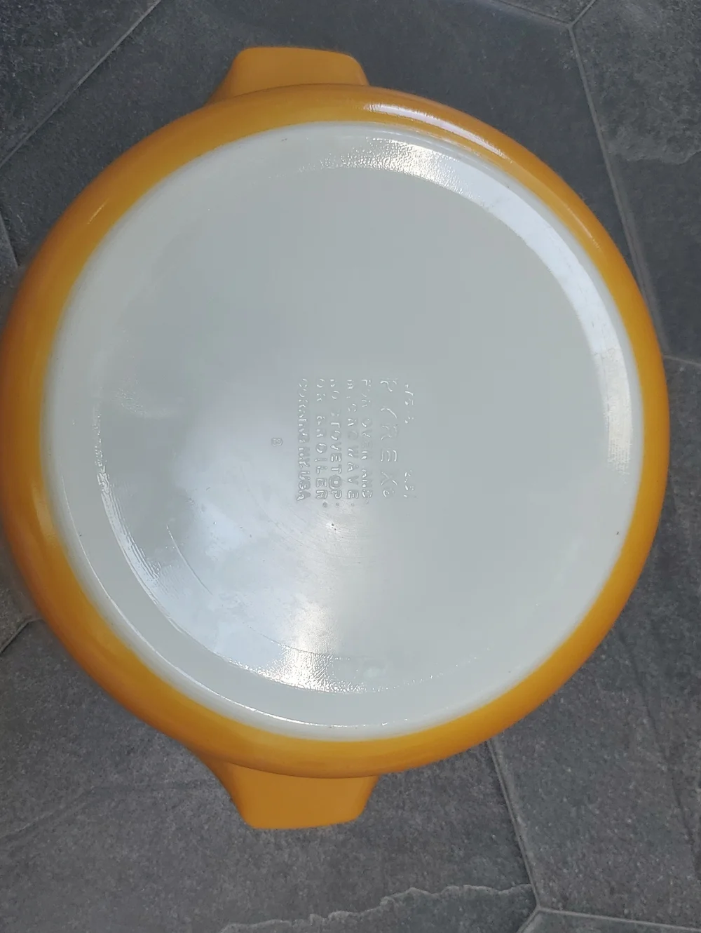 Pyrex Butterfly Gold 275 B Casserole Dish 2.5 Quart Orange Yellow White
